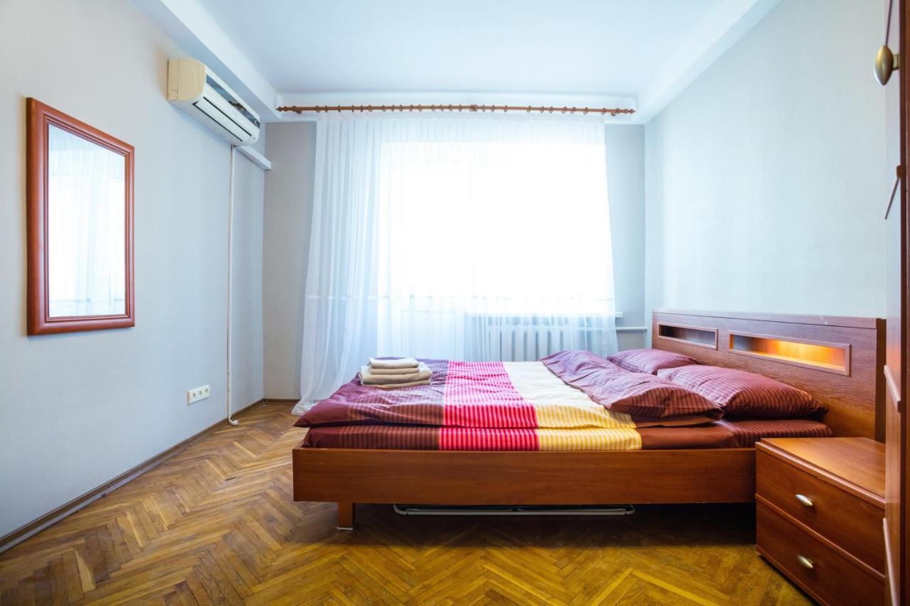 Apartment Near Metro Pecherskaya 基輔 外观 照片